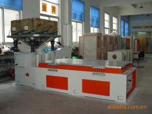 深圳盛世威工厂生产LED显示屏LED灯具震动台