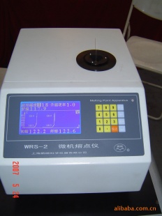 WRS-2自动数显熔点仪。可直接显示熔化曲线，自带计算软件。
