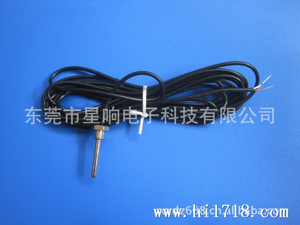 大量供应 电蒸炉上用NTC温度传感器/热敏电阻 10K,3950,1%精度 注:可根据客户要求订做! 温度传感器介绍: 温度传感器是将高精度、高可靠的NTC热敏电阻器与PVC导线、铁氟龙导线等导线连接,用绝缘、导热、防水材料封装成所需要的形状,便于安装与远距离测控温. 产品应用范围: 家用空调,汽车空调,冰箱,冷柜,热水器,饮水机,暖风机,洗碗机,消毒柜,洗衣机,烘干机,烘干机以及中低温干燥箱,恒温箱等场合的温度测量与控制 特点: 1:MF53系列产品为NTC热敏电阻温度传感器 2:阻值范围宽:1K&O