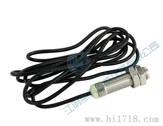 一、 简介 HK8810测振仪是用于测量各种旋转机械振动的一体化、袖珍型、手持式测振仪表,该仪表适于电力、石油、化工、冶金等工业部门的振动检测。 二、 功能特点:1、结构简单,操作方便。一体化设计,将加速度传感器和仪表装在一个壳体内,使用时只需将仪表探头对准被测体,按下测量键即可进行测量。2、仪表采用一节9V叠层电池供电,具有低电压检测和指示功能,当电池电压下降到影响测量精度值,液晶显示器有电池符号出现,提醒用户更换电池。3、具有自动关机功能,使得电池具有更长的使用寿命。4、仪表具有锁存功能,松开测量键后