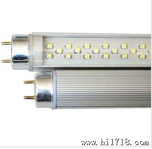 白色18W3014灯珠168颗LED日光管内置非隔离电源保修三年
