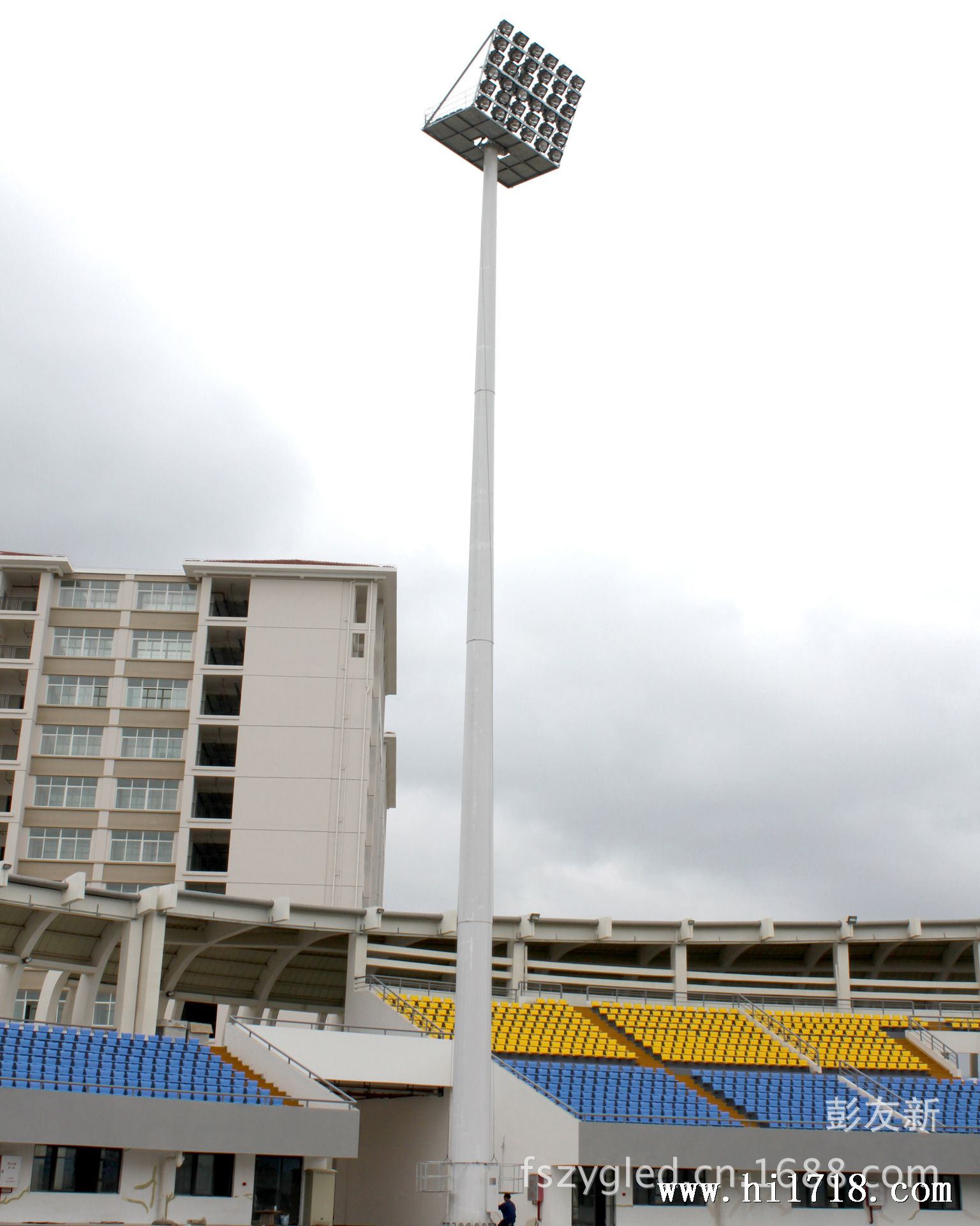 体育场升降高杆灯安装球场大型双升降高杆灯照明可配led灯具