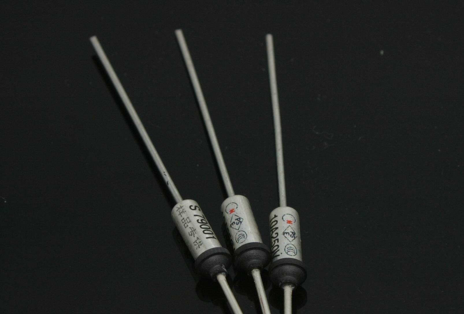 温度保险丝 国标型 240~360℃