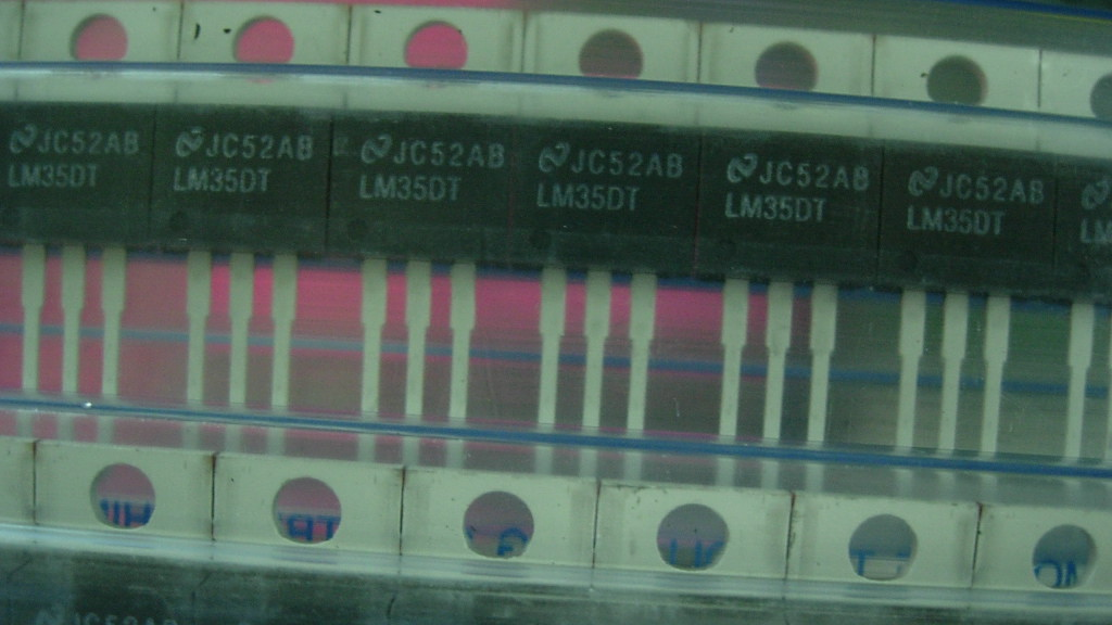 供应 温度传感器 lm35dt