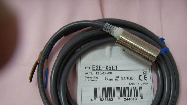 供应E2E-X5E1接近开关
