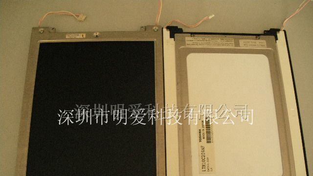 TOSHIBA液晶屏LTM10C209AF