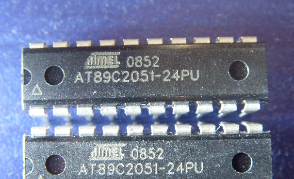 供应AT89S2051 带有2K系统内可编程Flash系统单片机