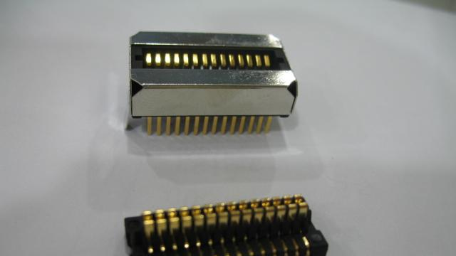 供应板对板连接器