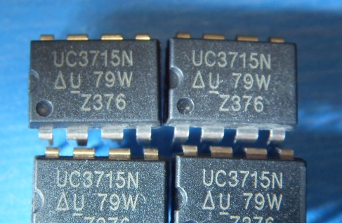 供应具有辅助输出的辅助开关FET驱动器/UC3715N
