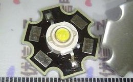 供应大功率 1W带铝基板大功率LED 正白光90-100流明