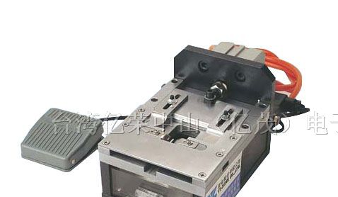 供应气动式零件成型机(新型)