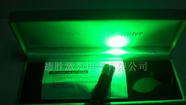 供应150mW可点火柴绿光激光笔