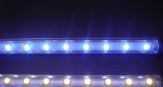 供应LEDT5节能灯管 LED车内照明灯