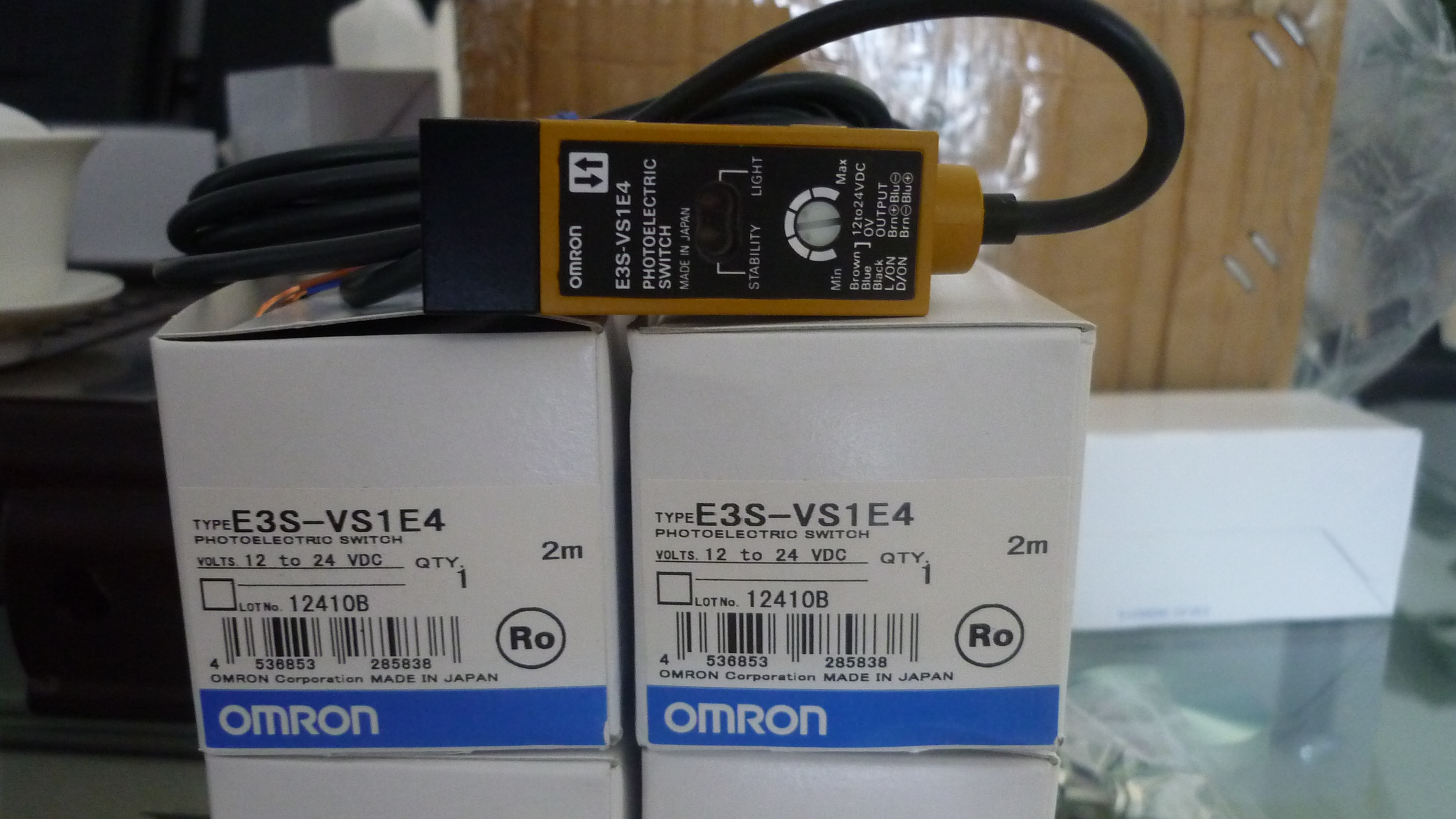 供应omron欧姆龙光电开关E3S-GS3E4