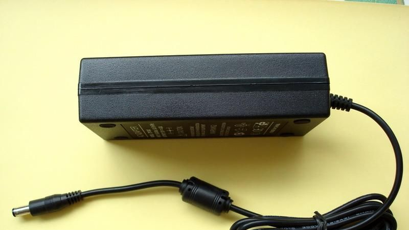 供应60W 开关电源适配器