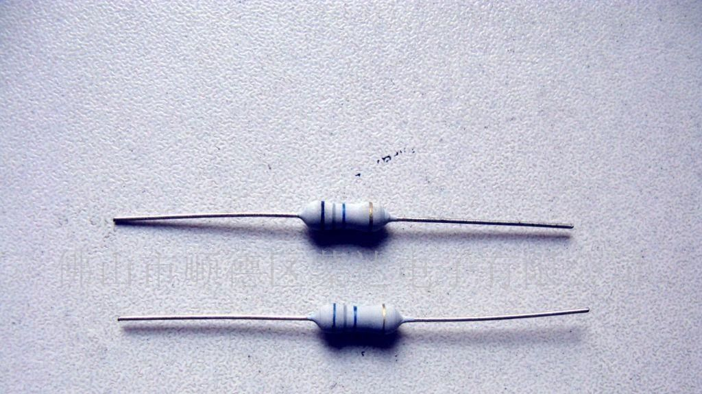 绕线电阻器，采用全焊接结构，优良的电阻合金丝