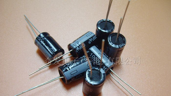 供应铝电解电容器 25V1000UF 厂家直销
