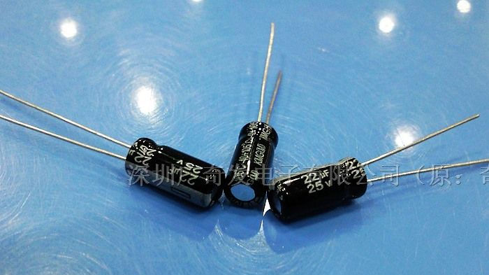 电解电容器    25V22UF