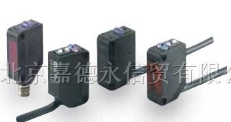 日本欧姆龙交直流光电传感器E3JM-DS70M4