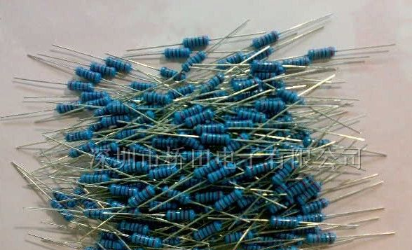 供应直插电阻1/2W 1/4W 1/8W 1W 碳膜金属膜电阻系列