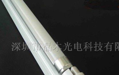 供应LED日光管8W，T5管 3528贴片