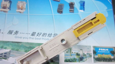 供应P2RF-05E继电器插座