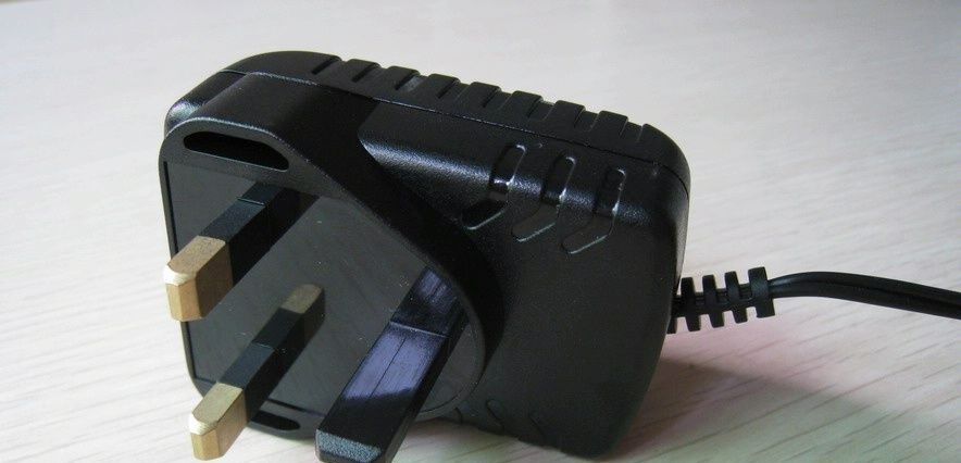 12V1A数码相机电源适配器，充电器