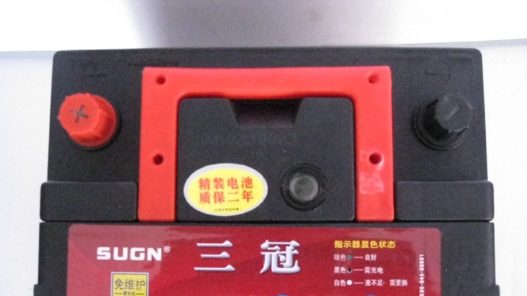 三冠L2-400免维护蓄电池。好电池，就要保二年