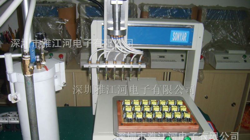 供应LED七头点胶机全自动灌胶机