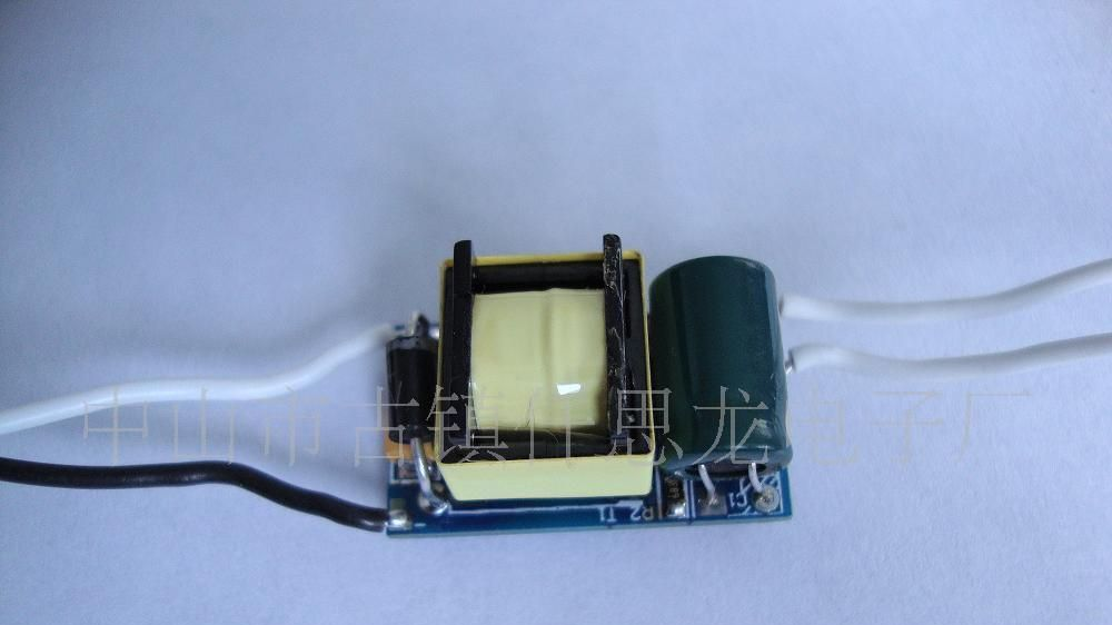 LED恒流驱动电源3-5X1WE27灯杯电源