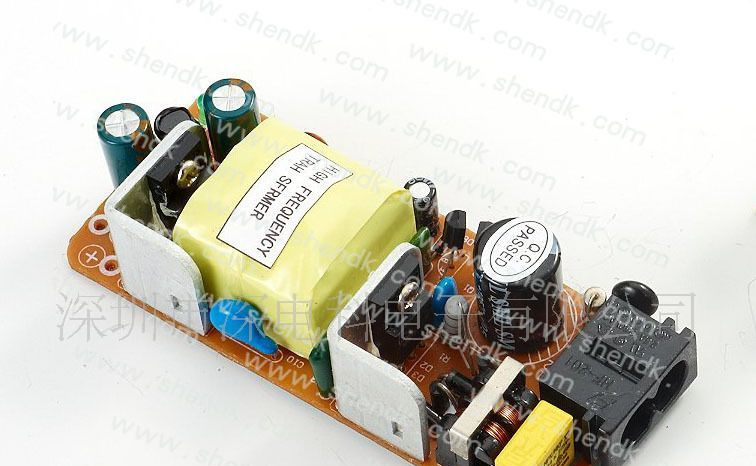 SDK-0612双出线插头12V2A闭路监控电源适