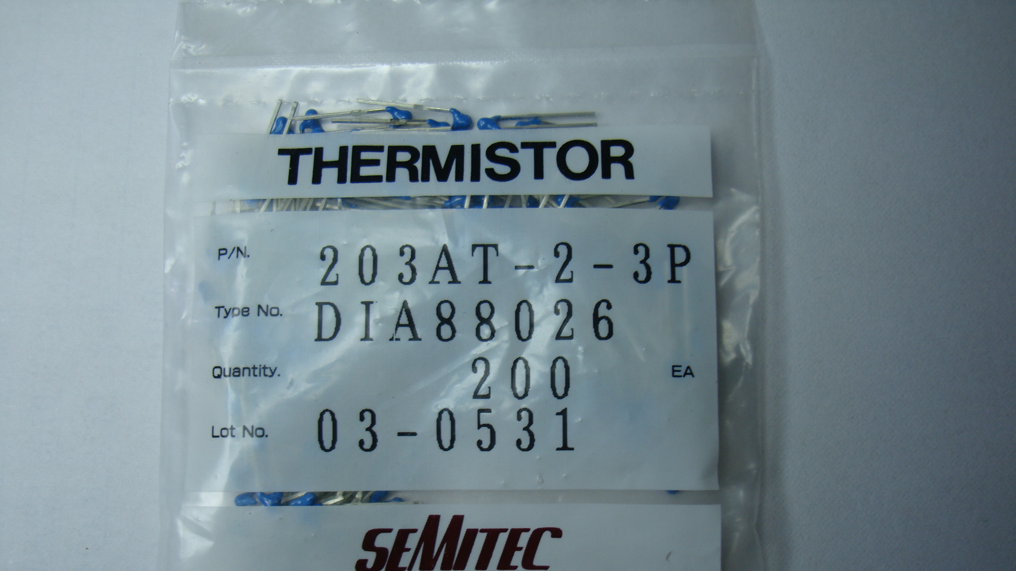 供应SEMITEC203AT-2-3P热敏电阻