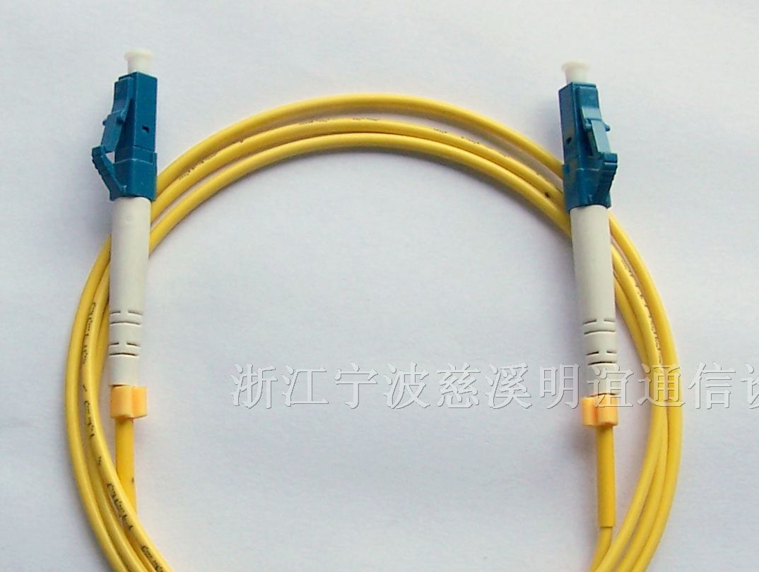 供应单模单芯光纤跳线，单模双芯多模双芯光纤跳线