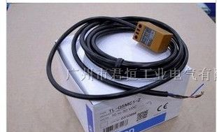 供应欧姆龙TL-Q5MC1-Z方型通用接近开关