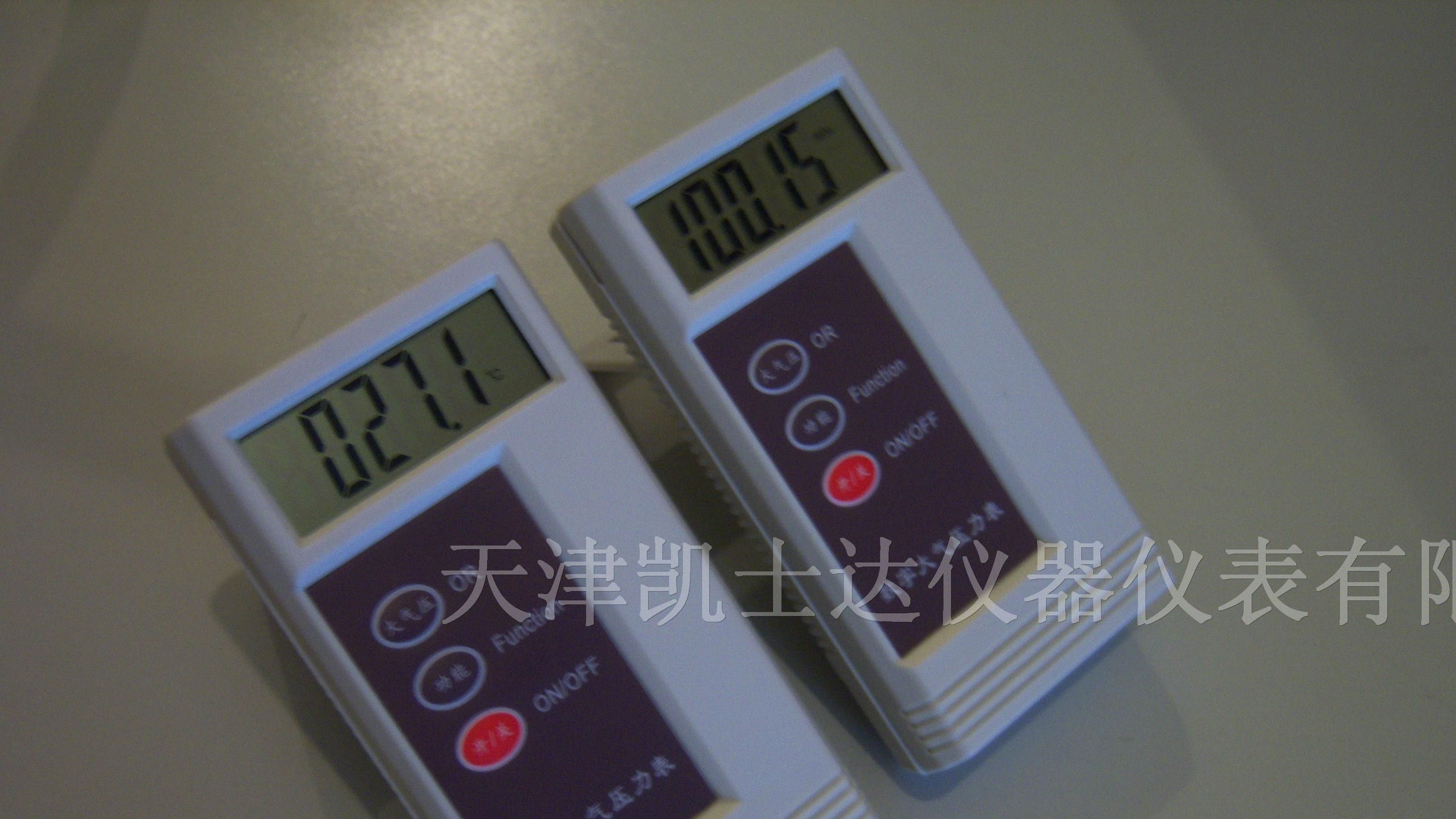 供应天津数显大气压力计现货