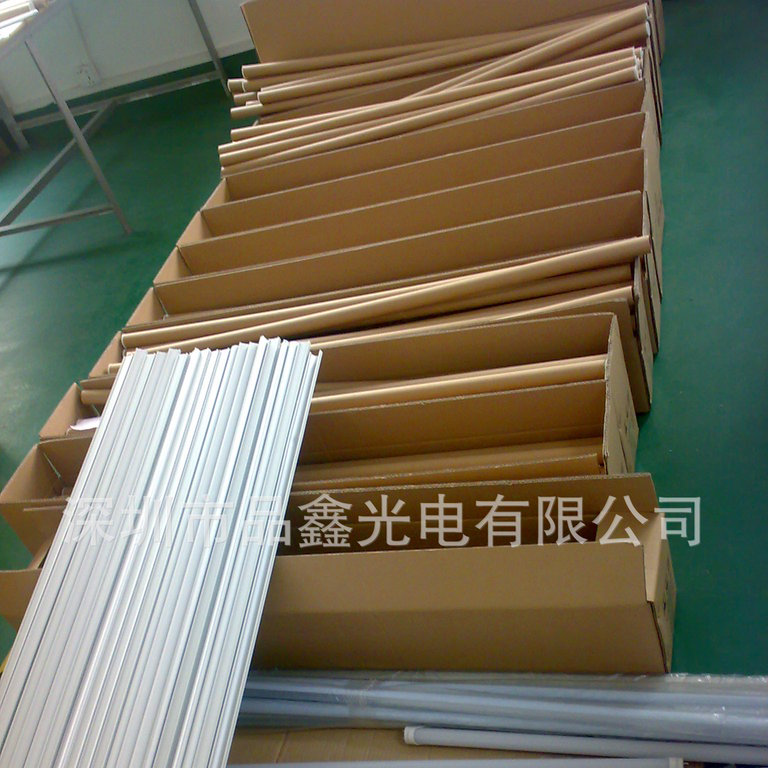 大量生产24 W 1.8m T8LED日光灯 T8LED 日光灯管