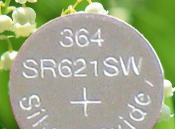 供应1.55V氧化银纽扣电池SR621SW