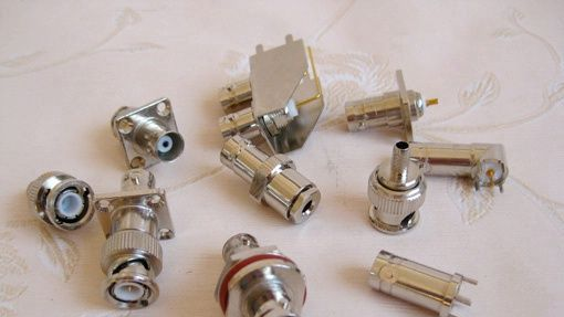 BNC母头插座插头，BNC四脚插PCB连接器
