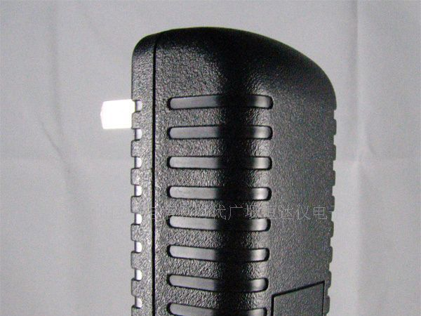 厂家直销国规电源适配器 9V1500MA 安防电源