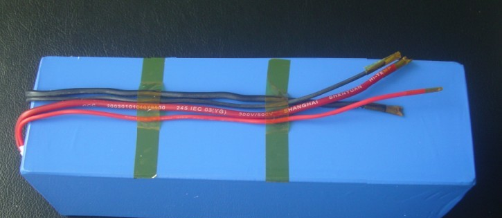供应12V-30AH磷酸铁锂电池