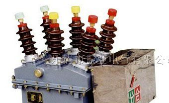 优质供应ZW1-12户外高压真空断路器