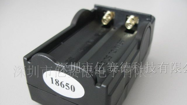 供应高品质18650智能双充充电器 防反接充满自停IC方案