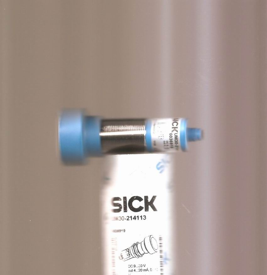 SICK超声波传感器UM30-14112 现货