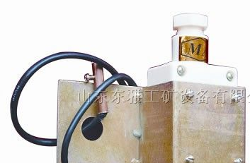 供应GWD100型矿用温度传感器，设备温度监控报警器