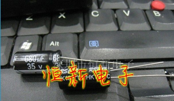 国产铝电解电容 35V680UF 10X20 实图现货供应