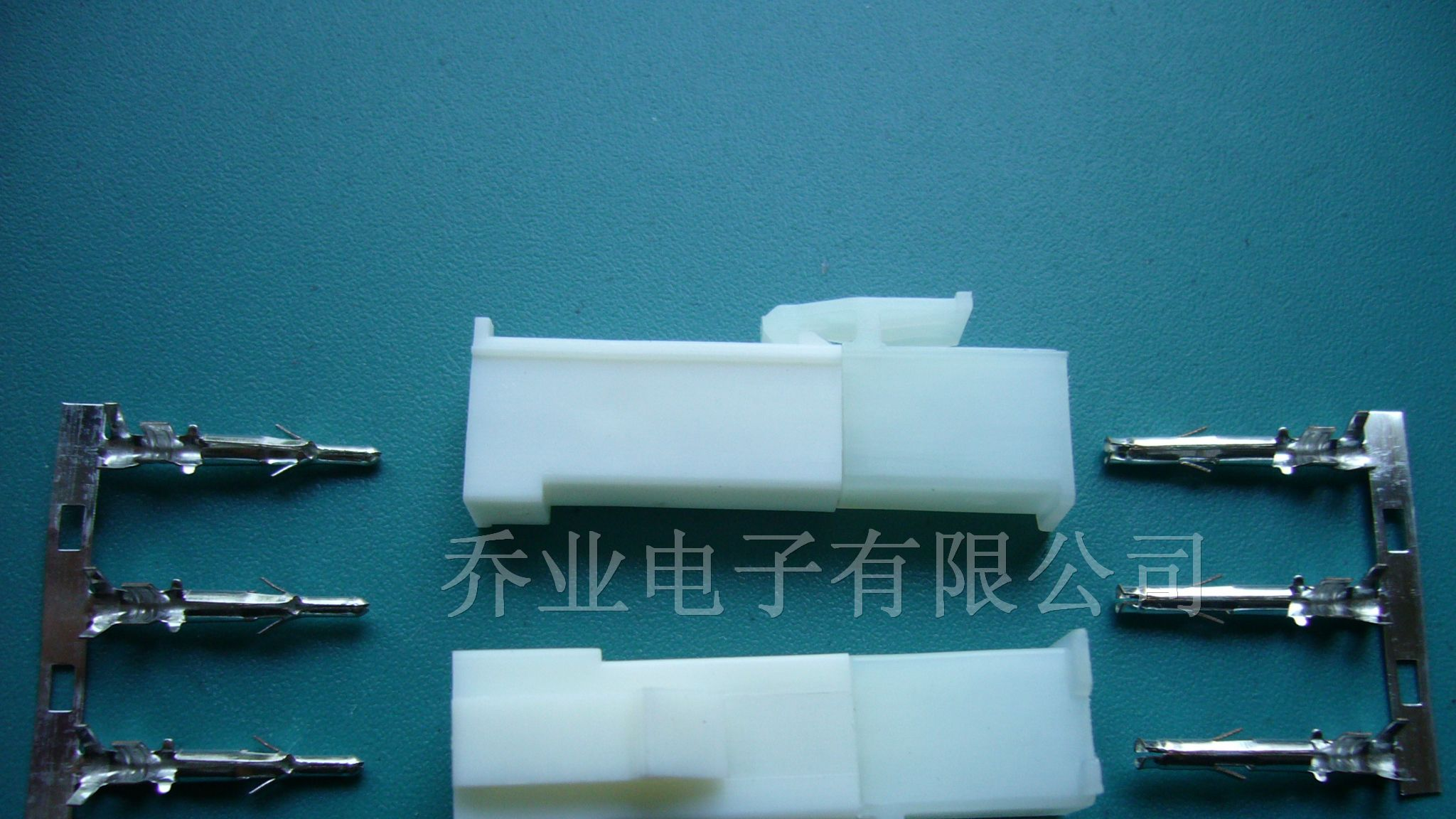 供应AMP1.0线对线连接器