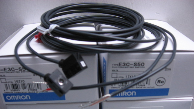 供应全新原装OMRON欧姆龙光电开关传感器E3C-S50 2M