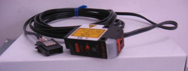 供应全新原装OMRON欧姆龙光电开关E3C-LR11 现货