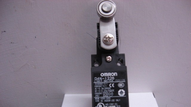 供应全新原装OMRON欧姆龙安全限位开关D4N-1226 现货