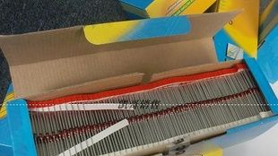 直插式稳压二极管1W 1N4742 12V ST 环保产品